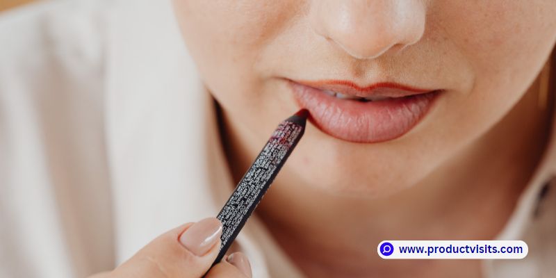 चेहरे और होंठो के लिए मेकअप के समान की लिस्ट