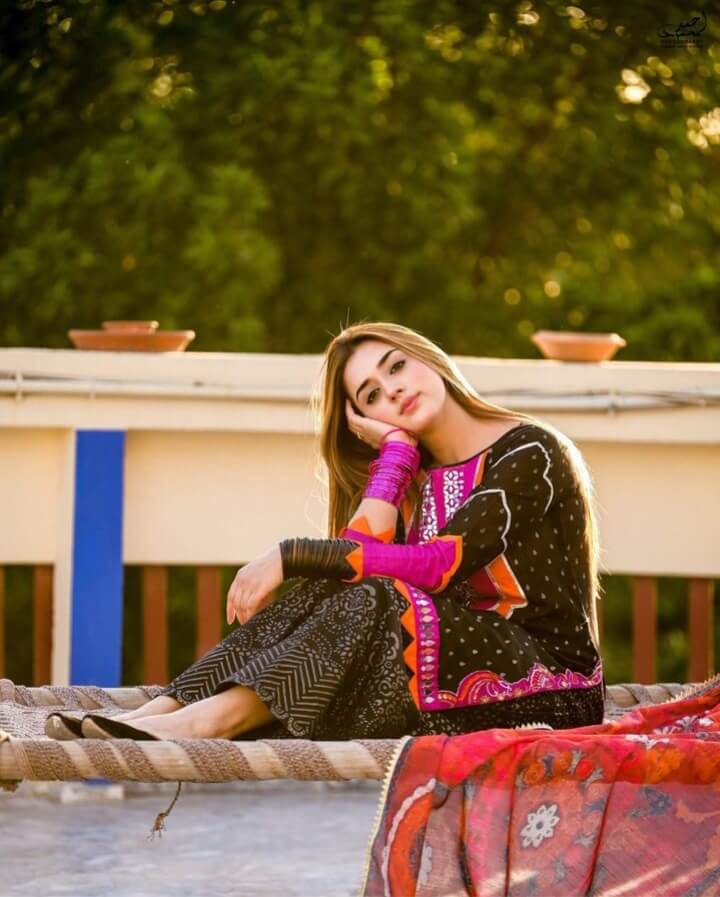 ladkiyon ki photo